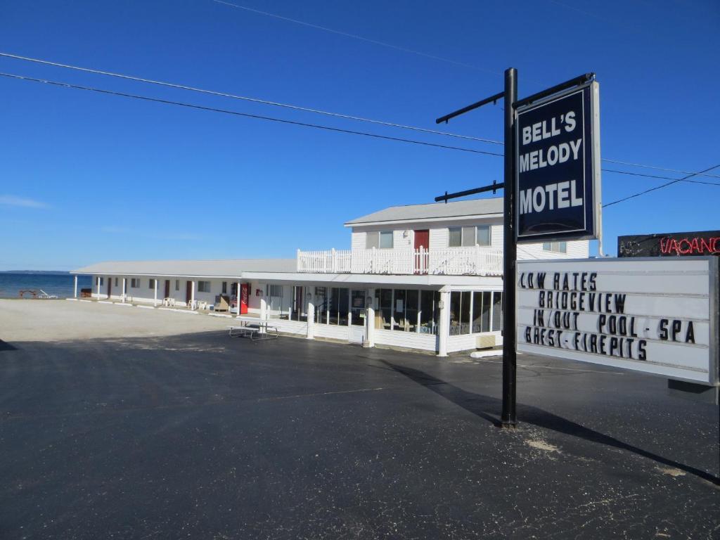 Bells Melody Motel Mackinaw City Exterior photo