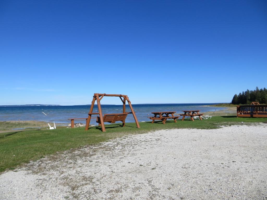Bells Melody Motel Mackinaw City Exterior photo